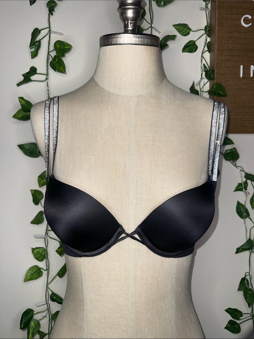 Victoria’s Secret Bombshell Add-2-Cups Double Shine Strap Push-Up Bra Black